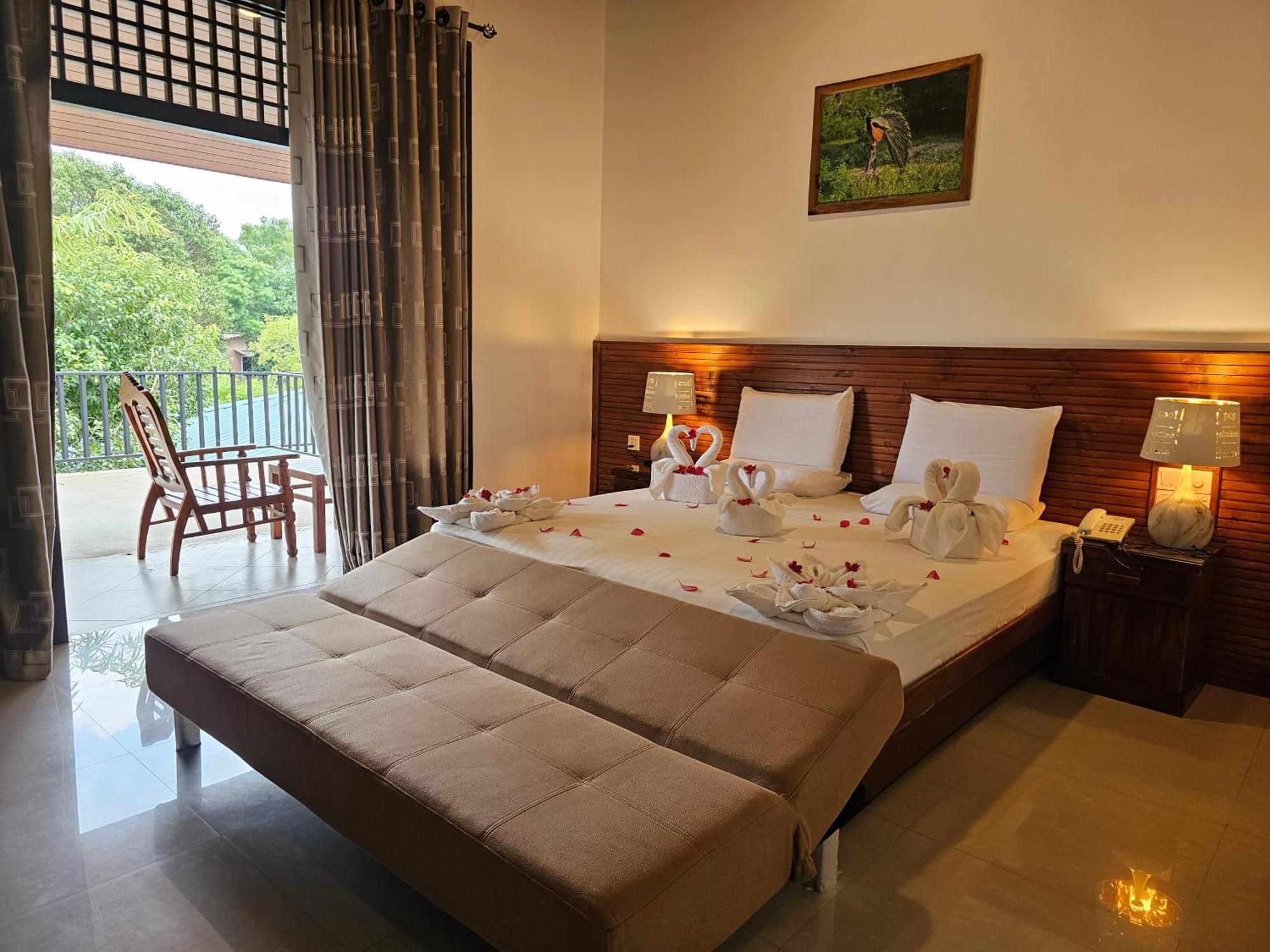 Gamodh Citadel Resort Anuradhapura Bagian luar foto