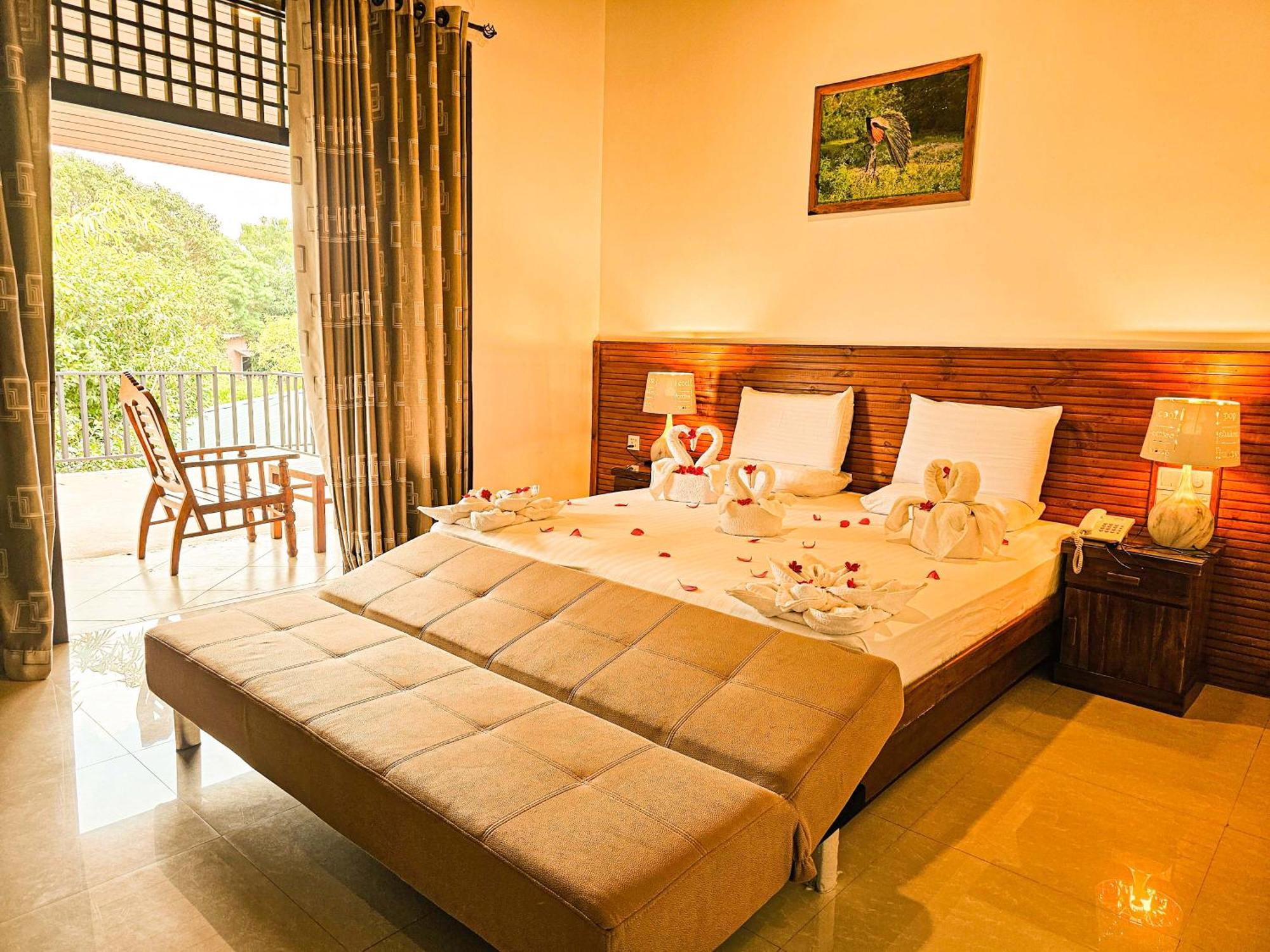Gamodh Citadel Resort Anuradhapura Bagian luar foto