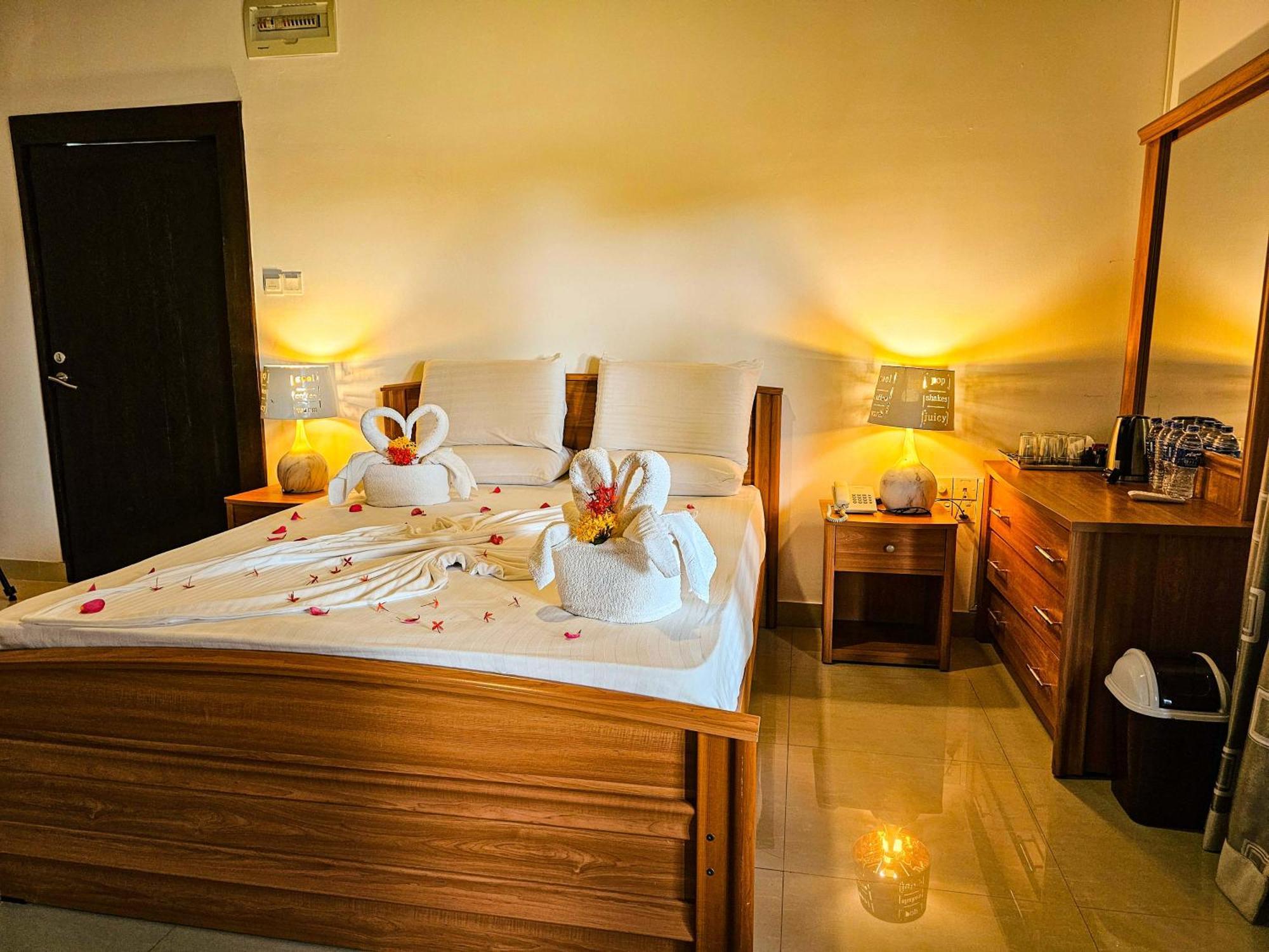 Gamodh Citadel Resort Anuradhapura Bagian luar foto