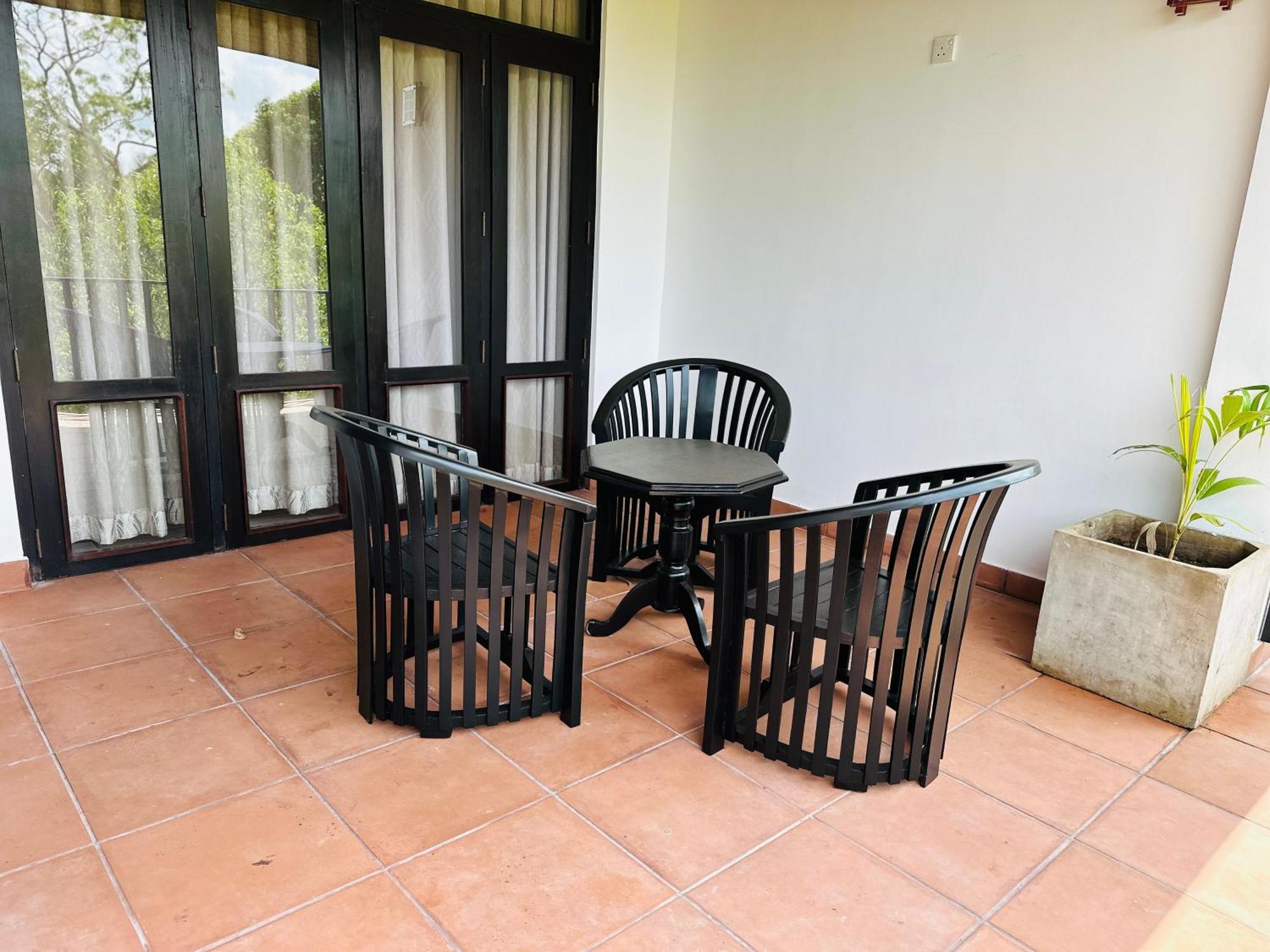 Gamodh Citadel Resort Anuradhapura Bagian luar foto