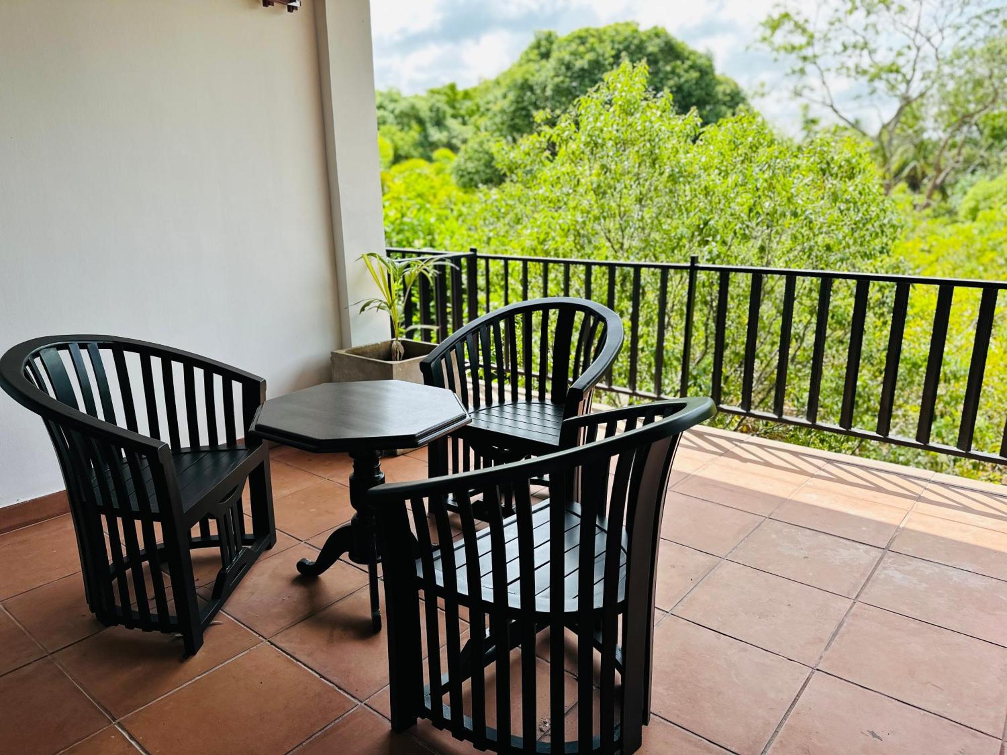 Gamodh Citadel Resort Anuradhapura Bagian luar foto
