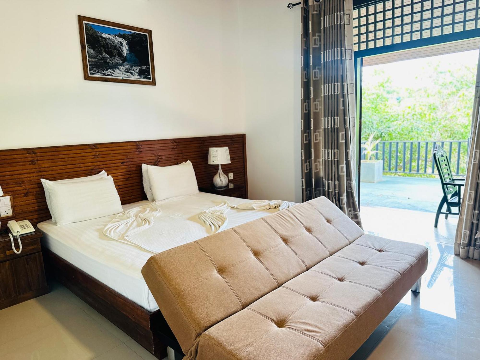 Gamodh Citadel Resort Anuradhapura Bagian luar foto