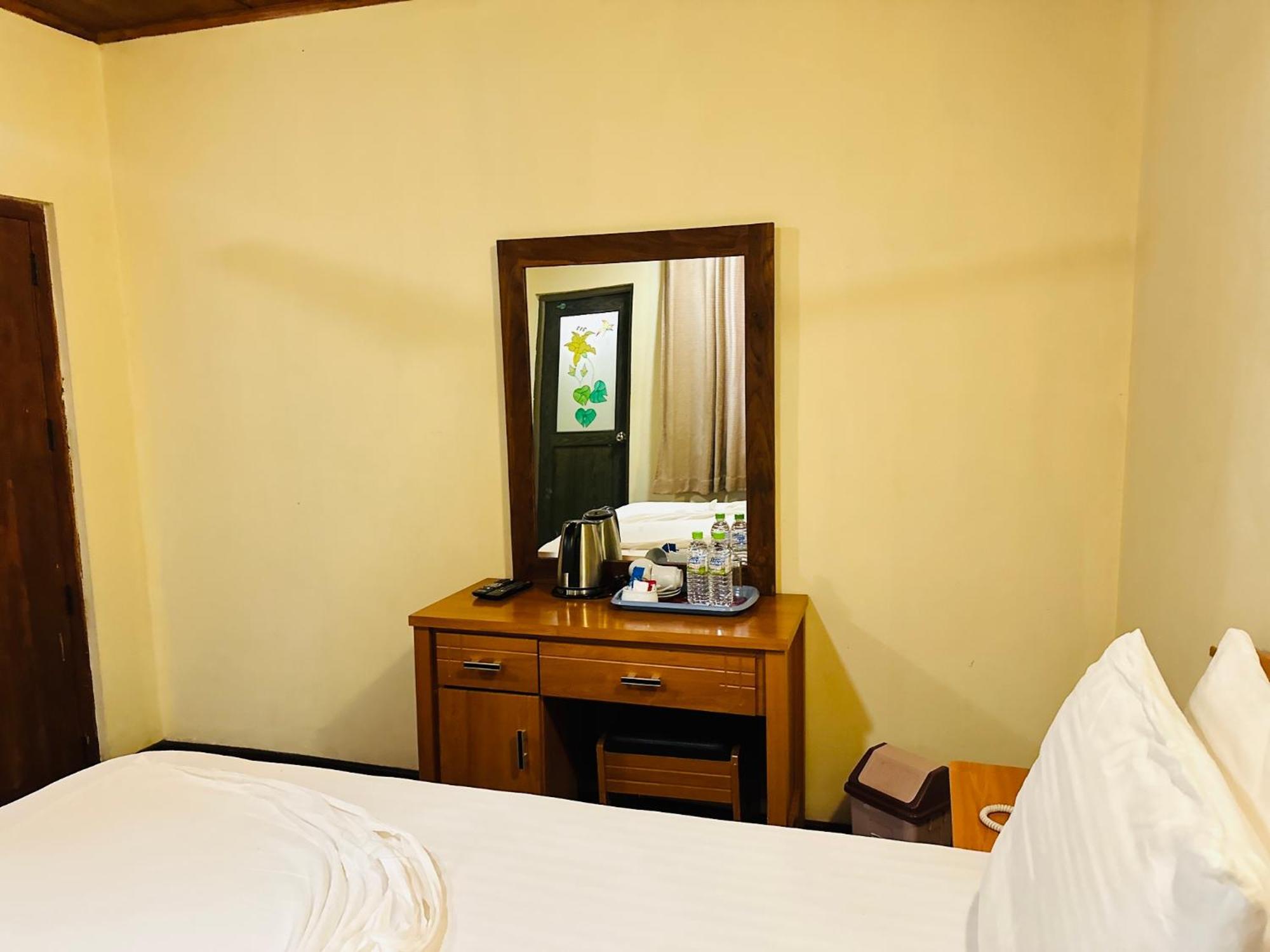 Gamodh Citadel Resort Anuradhapura Bagian luar foto