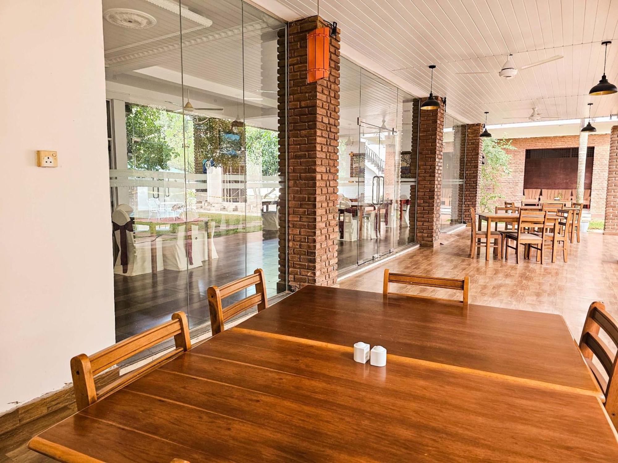 Gamodh Citadel Resort Anuradhapura Bagian luar foto