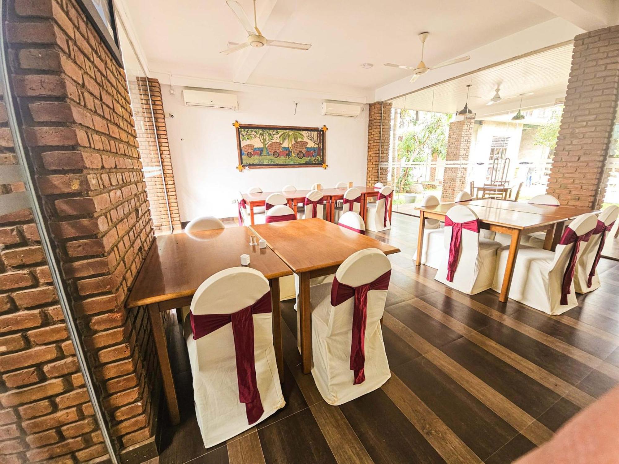 Gamodh Citadel Resort Anuradhapura Bagian luar foto